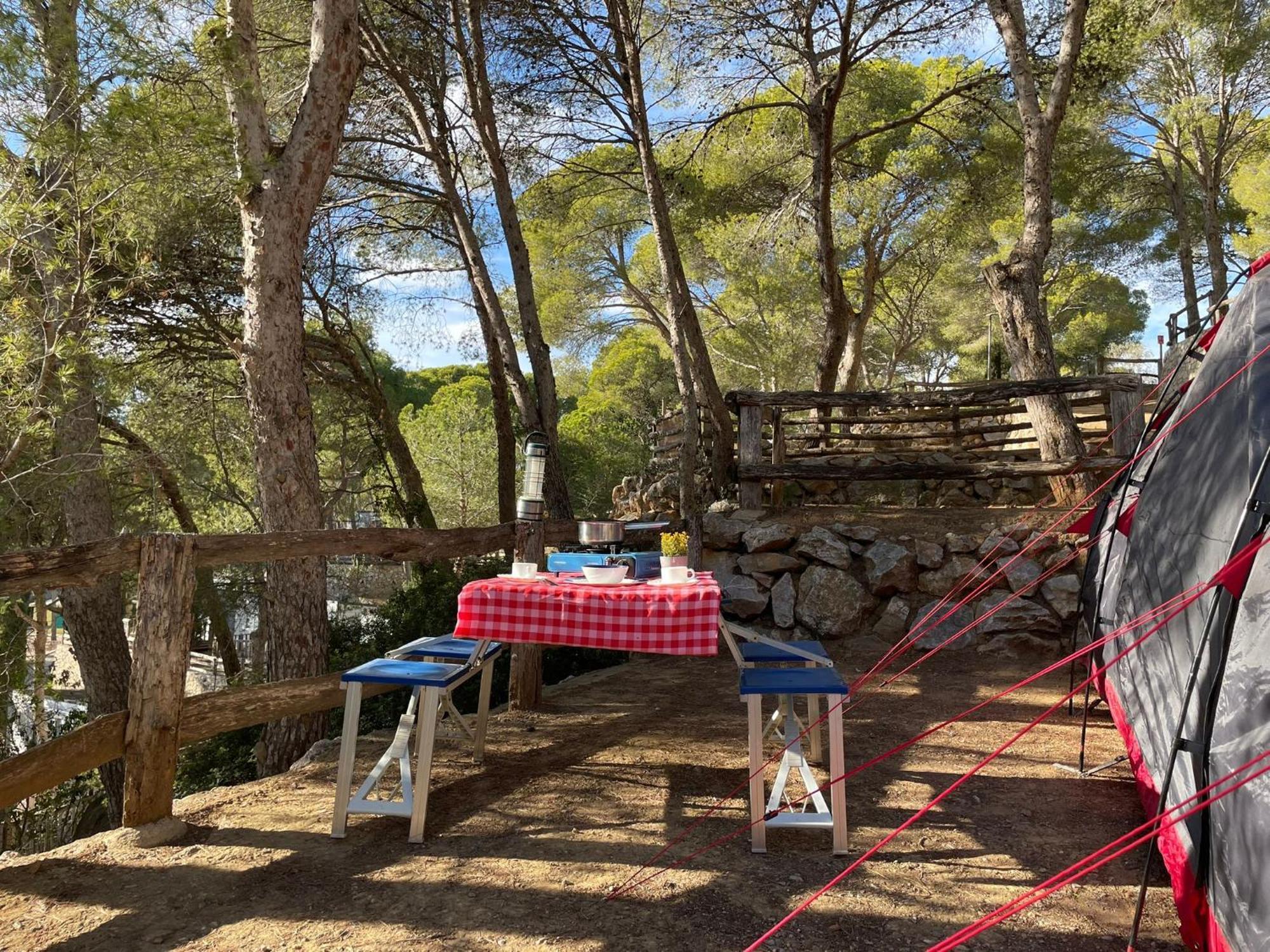 Camping Castell Montgri **** Лестартит Екстериор снимка