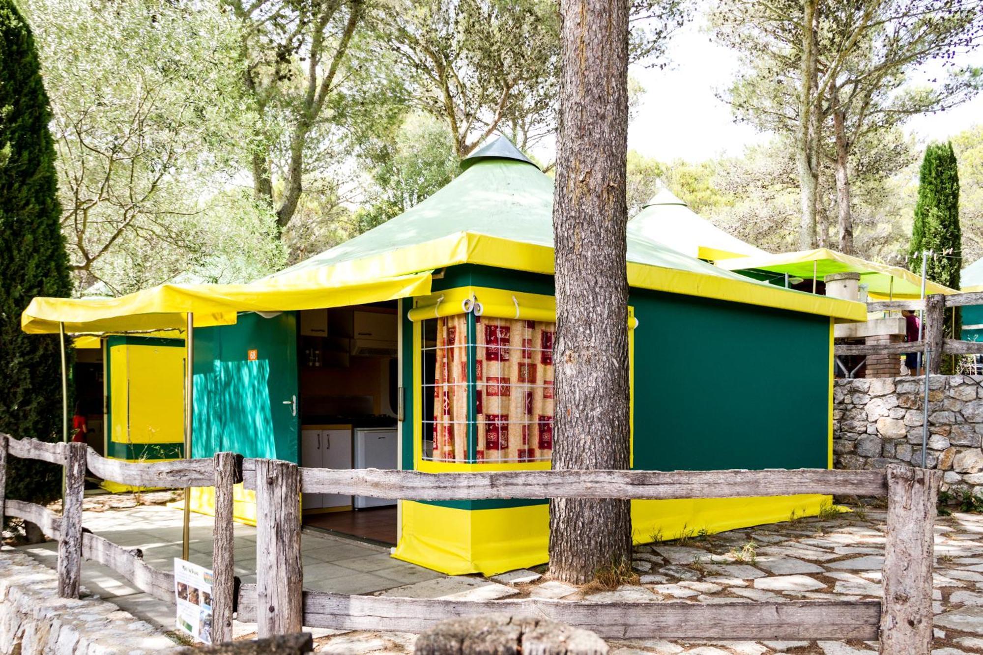 Camping Castell Montgri **** Лестартит Екстериор снимка