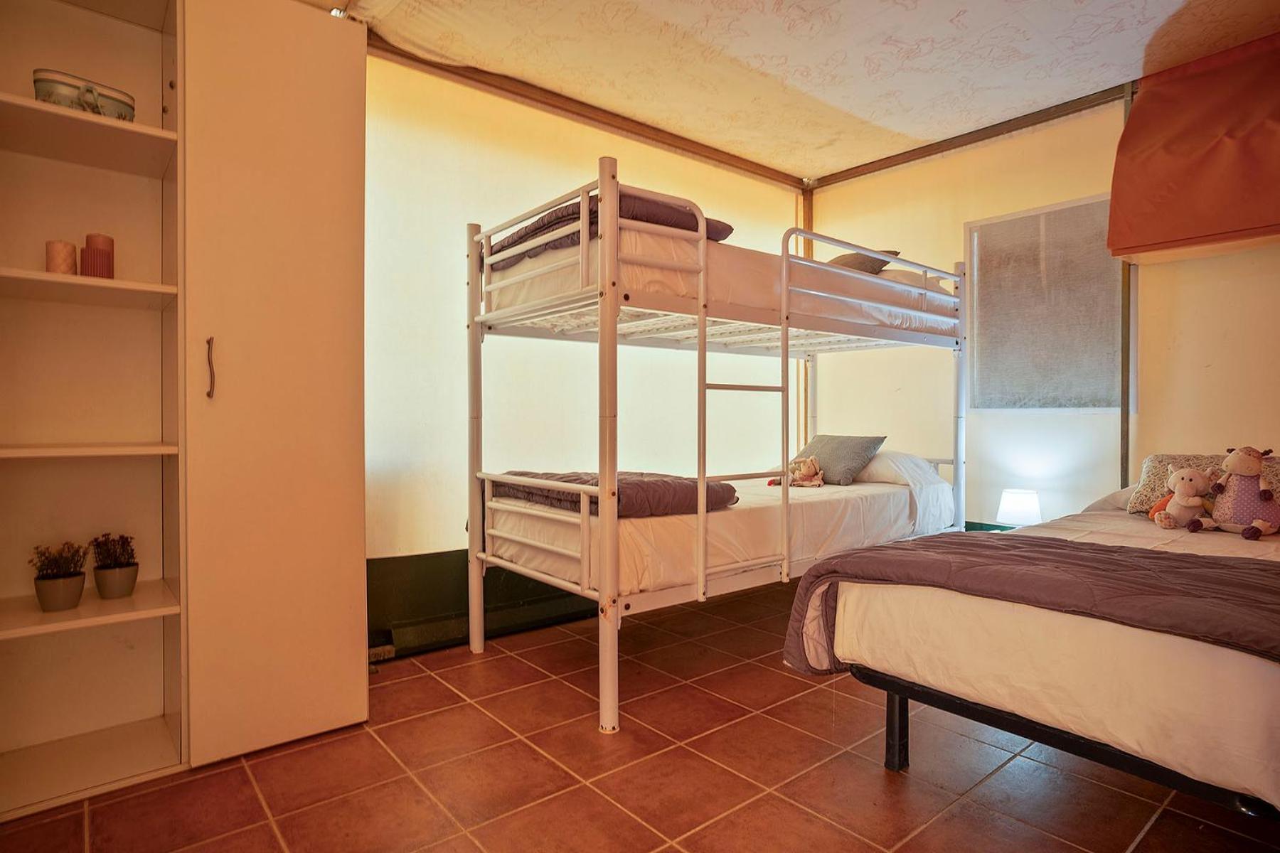 Camping Castell Montgri **** Лестартит Екстериор снимка