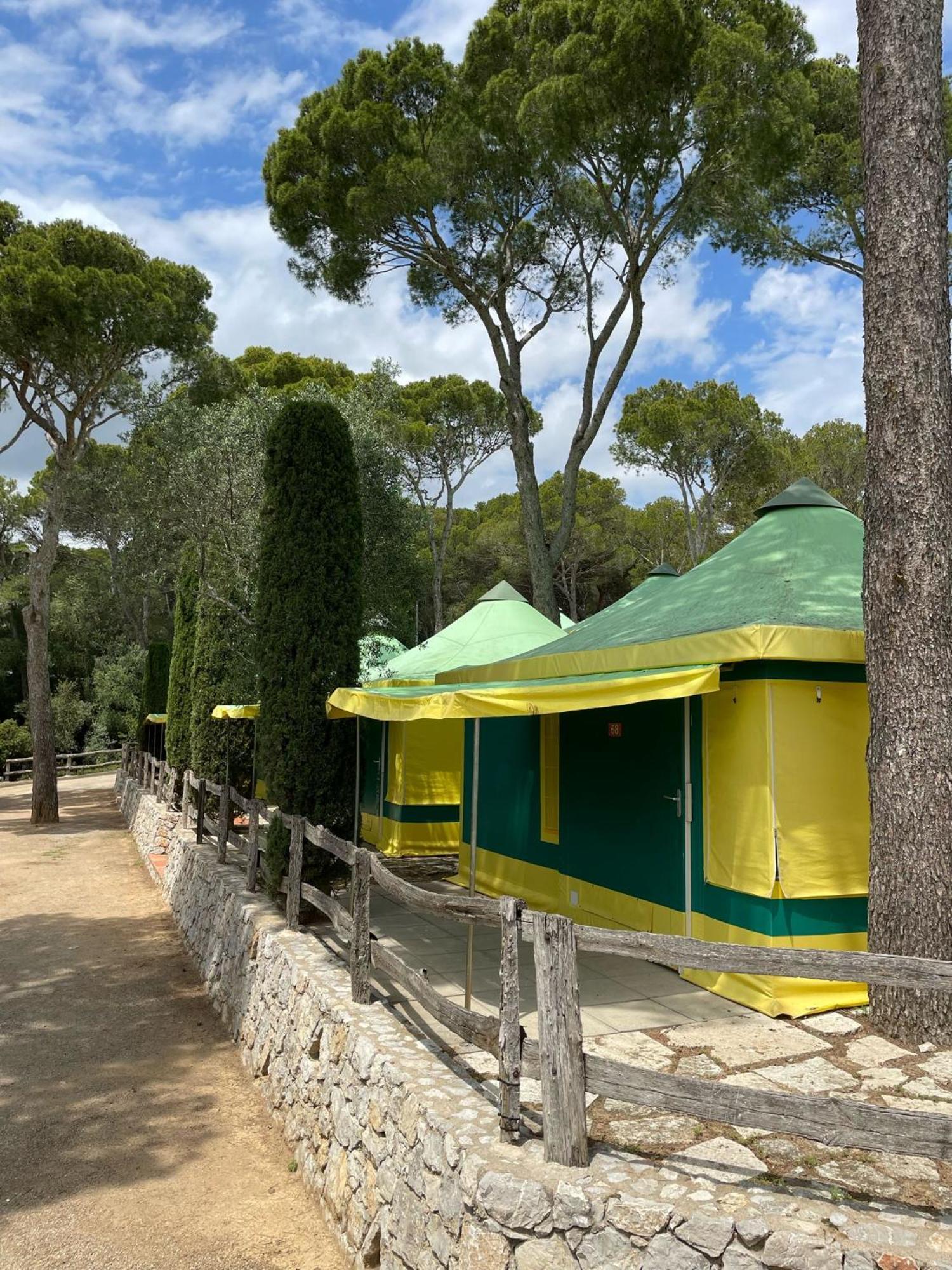Camping Castell Montgri **** Лестартит Екстериор снимка