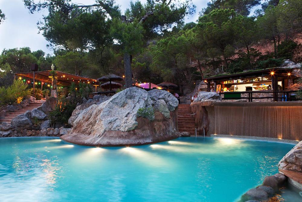 Camping Castell Montgri **** Лестартит Екстериор снимка