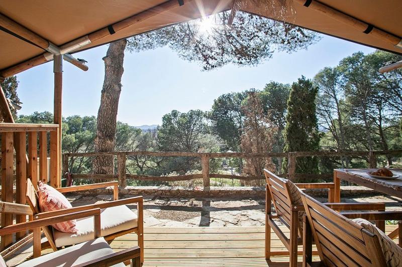 Camping Castell Montgri **** Лестартит Екстериор снимка